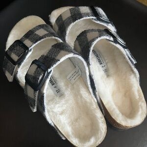 ❣️ BIRKENSTOCK Plaid Shearling Sandals